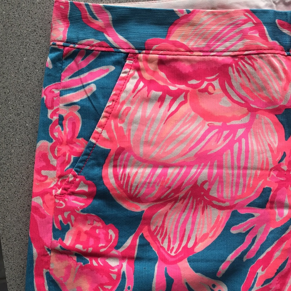 Shorts - Picture 4 of 8